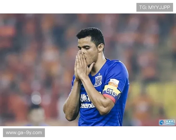 揭秘足球还手哥身份背后引发的网络热议与事件始末回顾全景解读