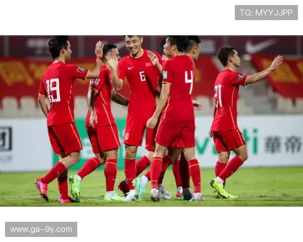 以幸运足球球员名字揭示绿茵赛场背后的荣耀与命运交织故事