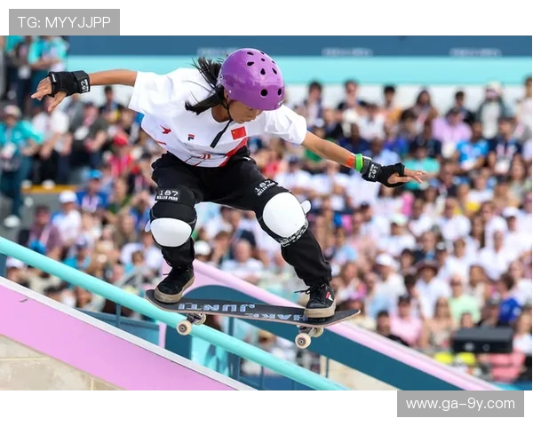 丝滑旋转足球糖果带你体验甜蜜与运动的完美融合让味蕾与足球激情碰撞